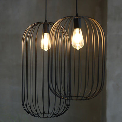 Lampa podłogowa z kloszem w formie klatki z metalu i rattanu, trzonek E27