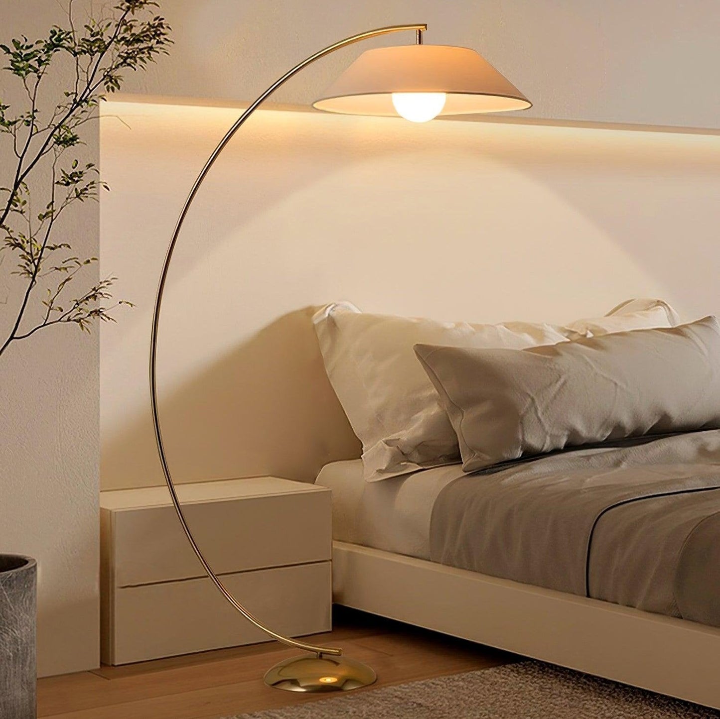 Lampa podłogowa E27 z materiałowym abażurem, szerokość 91 cm, wysokość 152 cm