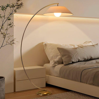 Lampa podłogowa E27 z materiałowym abażurem, szerokość 91 cm, wysokość 152 cm