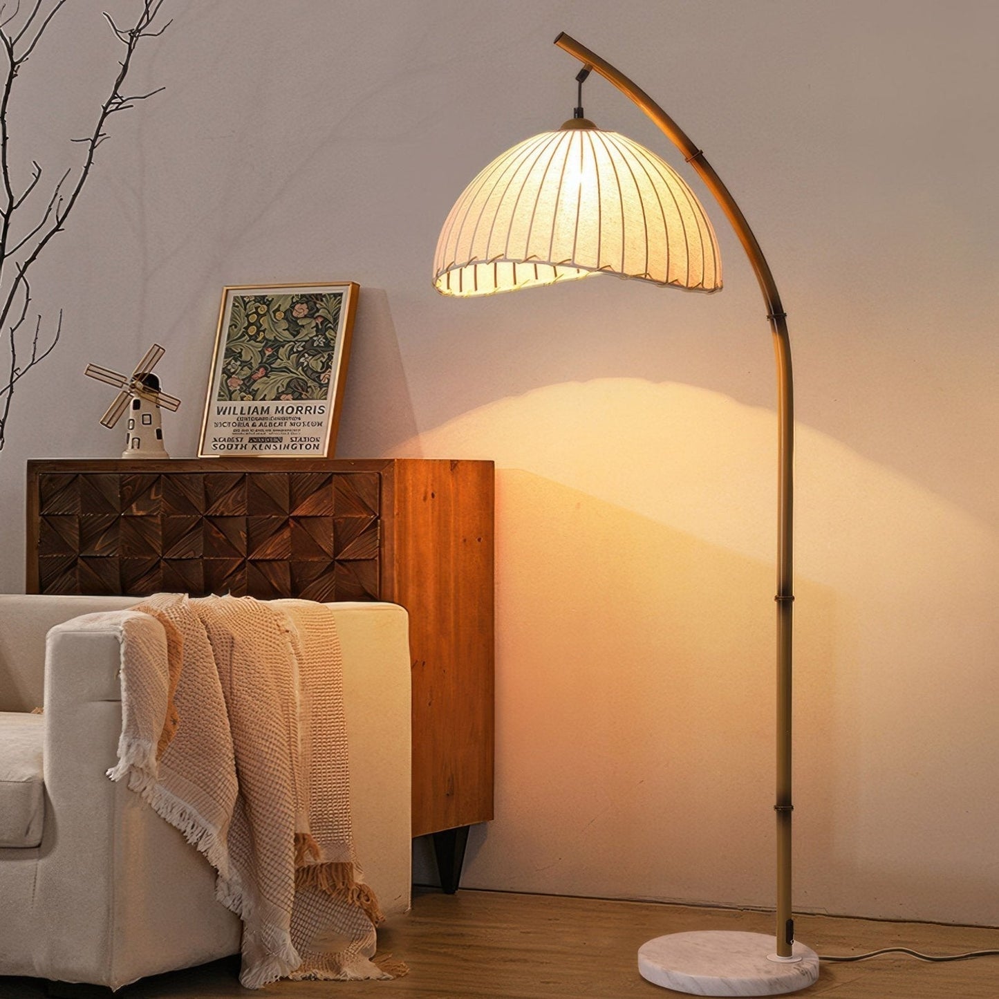Lampa podłogowa LED E27 z materiałowym abażurem, oświetlenie 5–10 m²