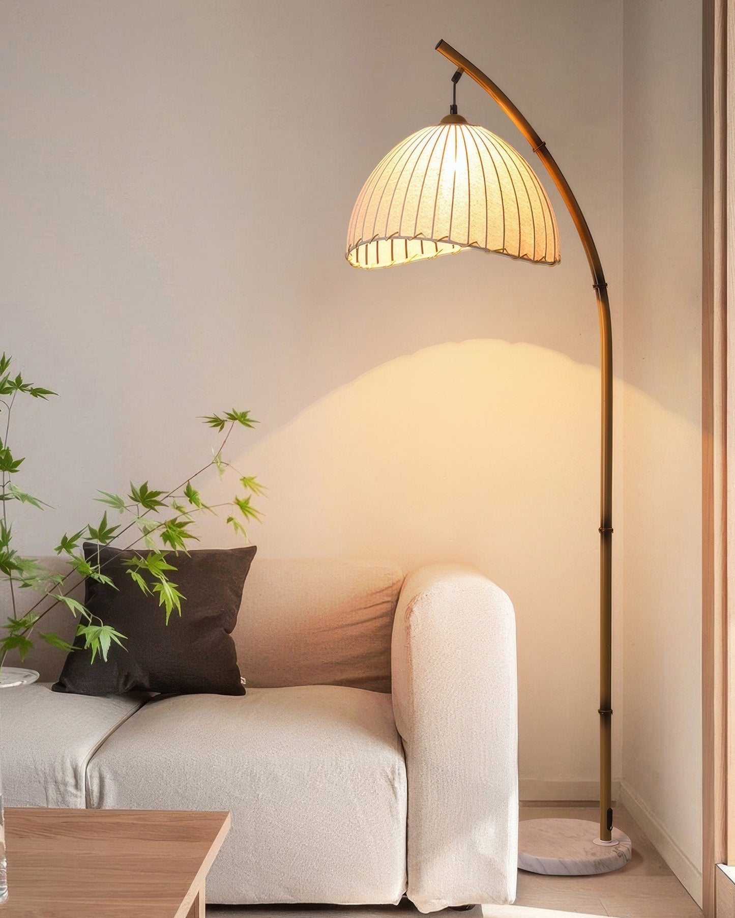 Lampa podłogowa LED E27 z materiałowym abażurem, oświetlenie 5–10 m²