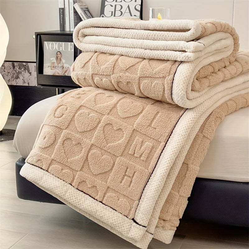 Couverture polaire avec motif de cœurs