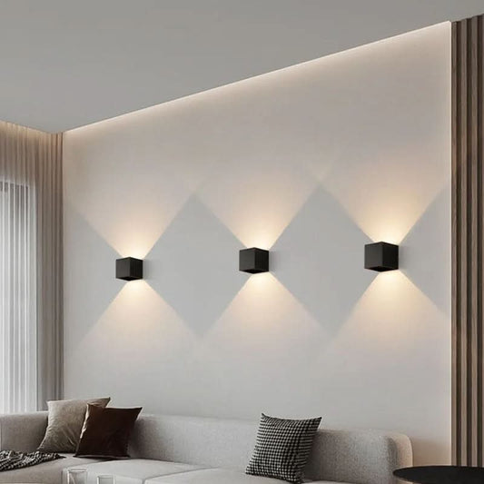 Lampa ścienna LED z klapami IP54