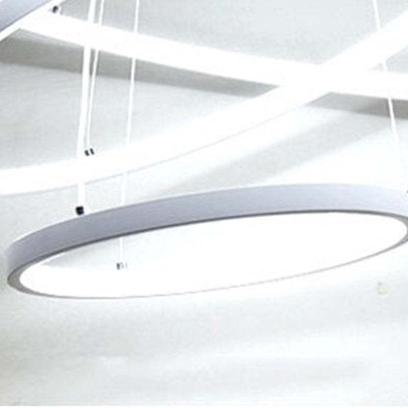 Lampa wisząca LED z trzema pierścieniami i pilotem do regulacji światła