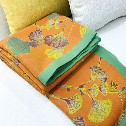 Reversible quilted bedspread