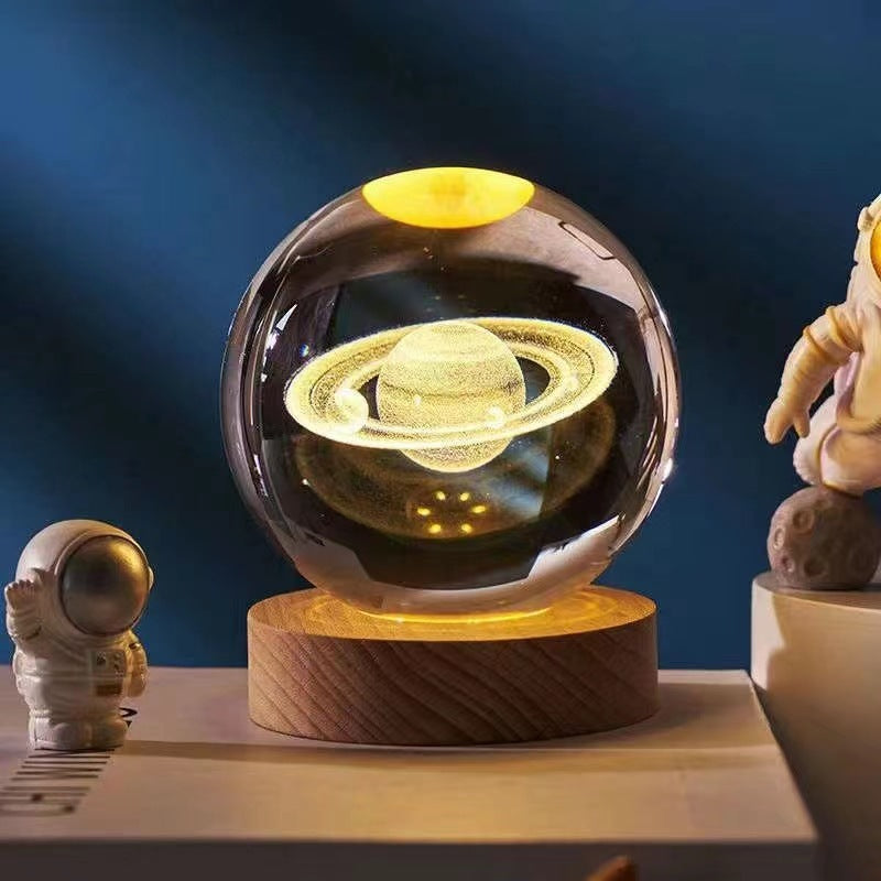 Lampka z grawerowaną kulą 3D