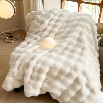 Double-layered fur blanket