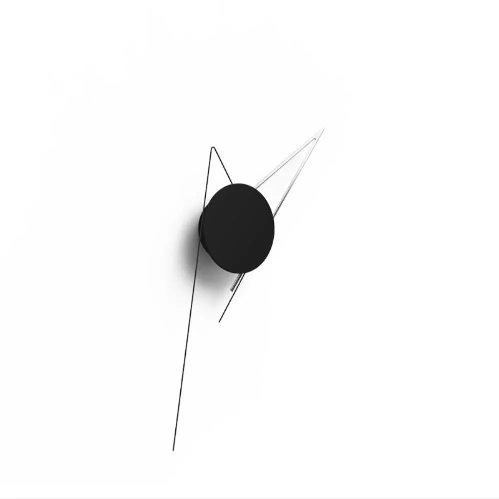 Wall clock with a silent mechanism