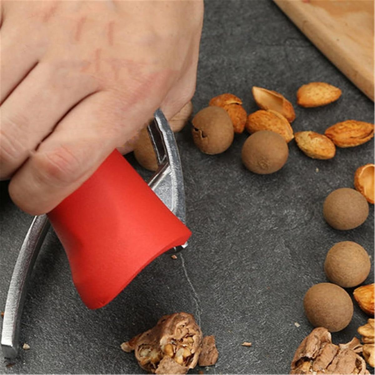 Lever nutcracker
