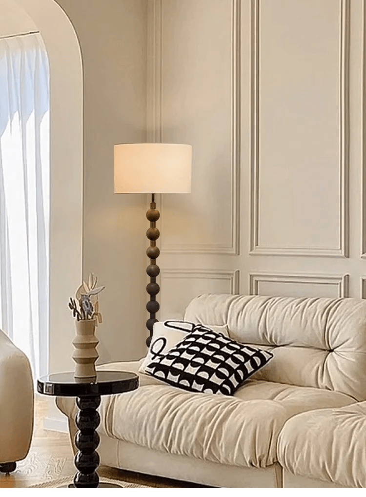 Lampa podłogowa w stylu Japandi z drewnianą konstrukcją i gwintem E27