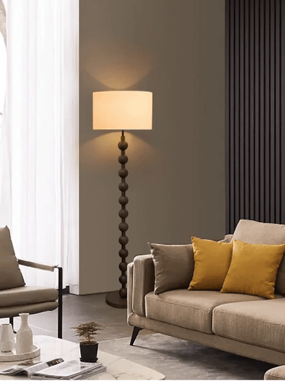 Lampa podłogowa w stylu Japandi z drewnianą konstrukcją i gwintem E27