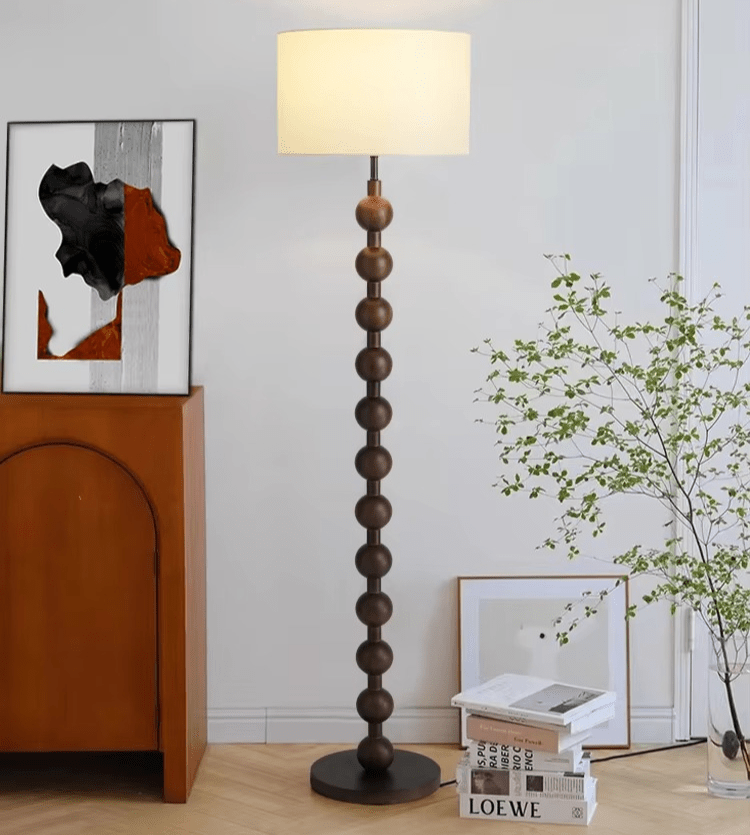 Lampa podłogowa w stylu Japandi z drewnianą konstrukcją i gwintem E27