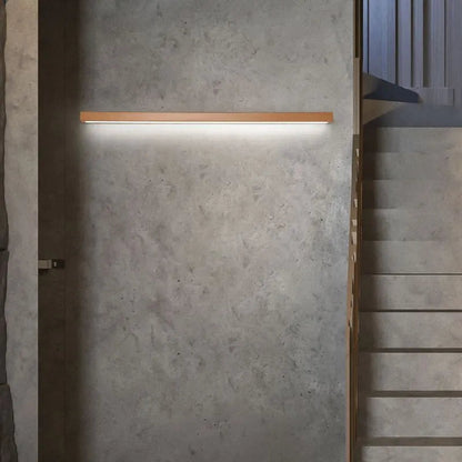 Lineární dřevěné nástěnné LED svítidlo
