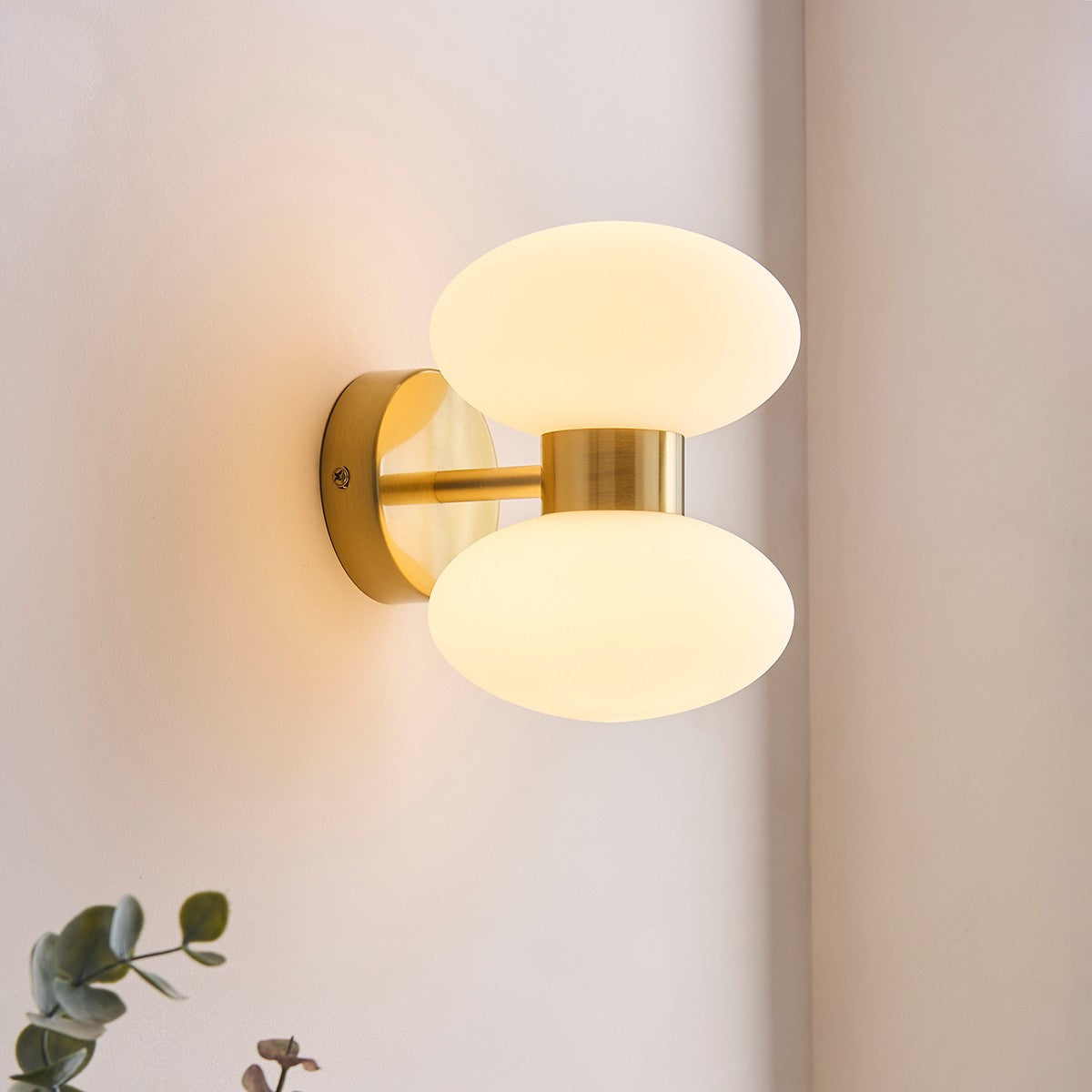 Double wall lamp