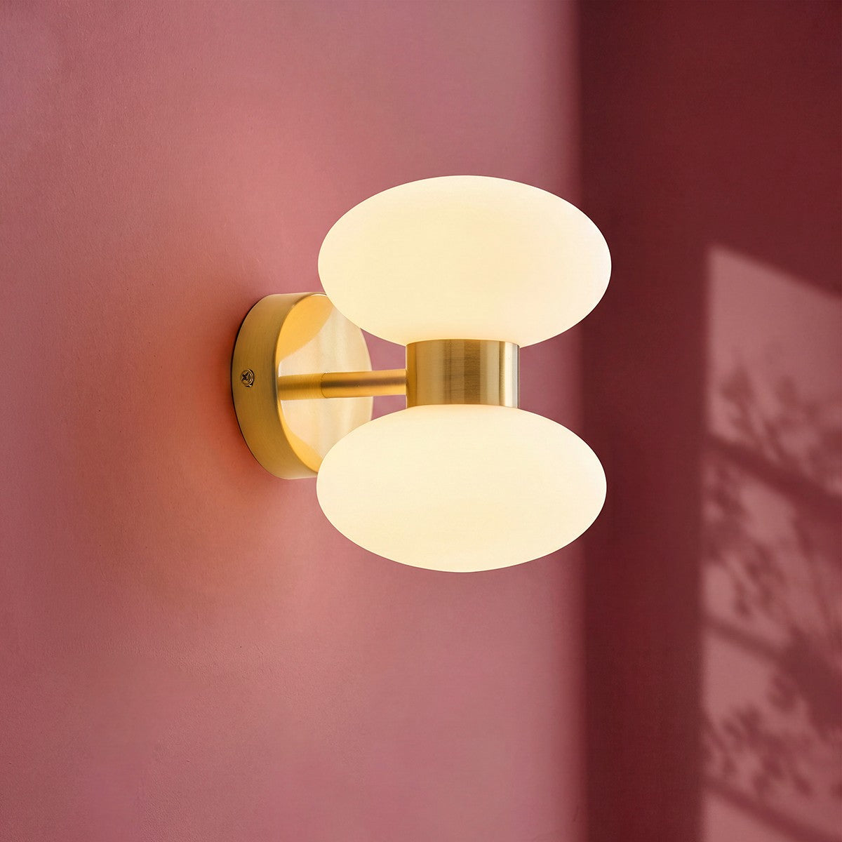 Double wall lamp