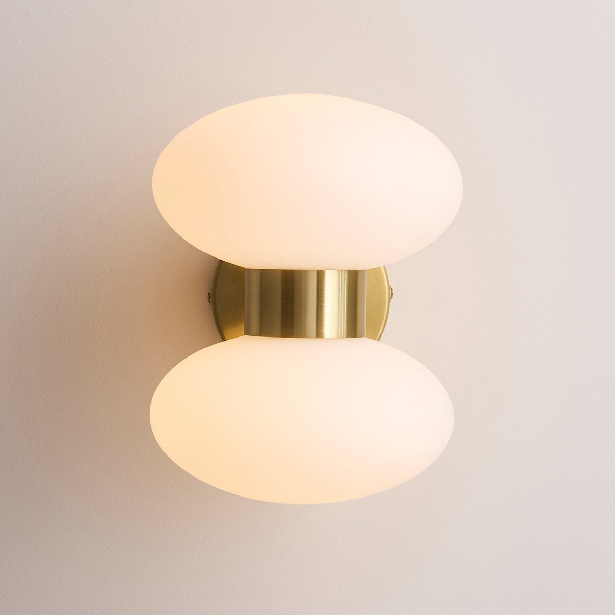 Double wall lamp