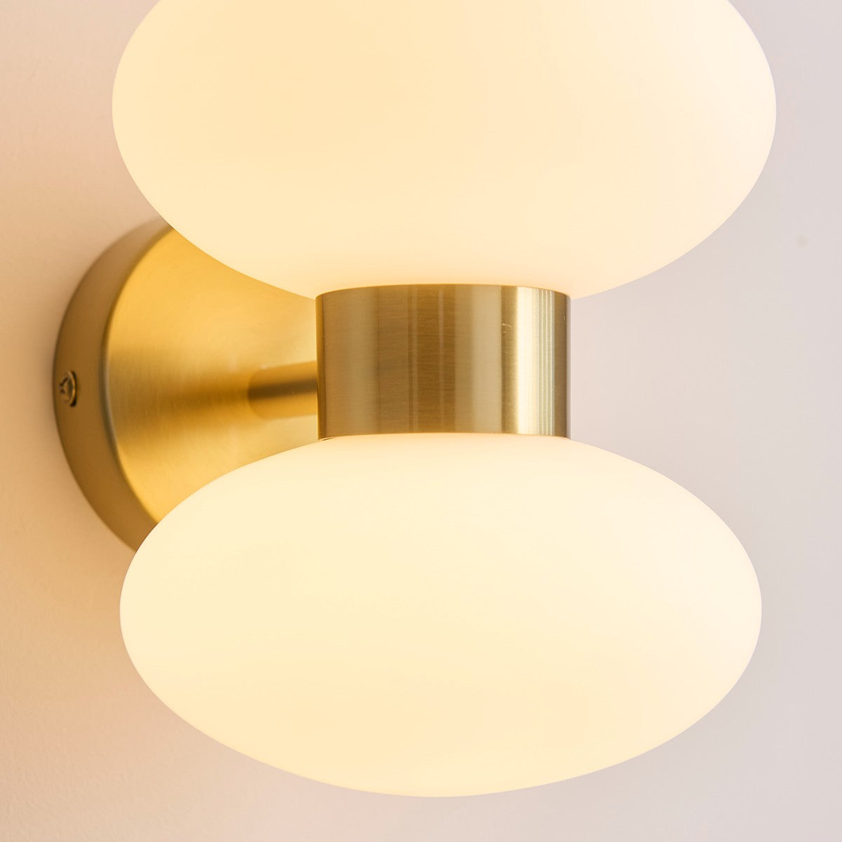 Double wall lamp
