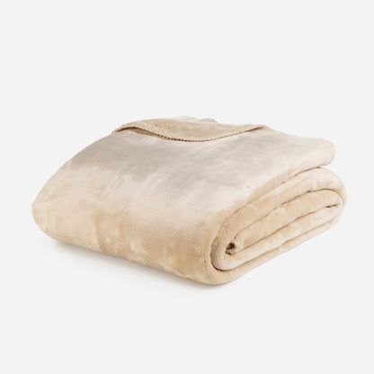 Blanket with a bound edge