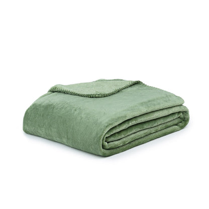 Blanket with a bound edge
