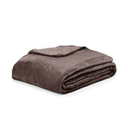 Blanket with a bound edge