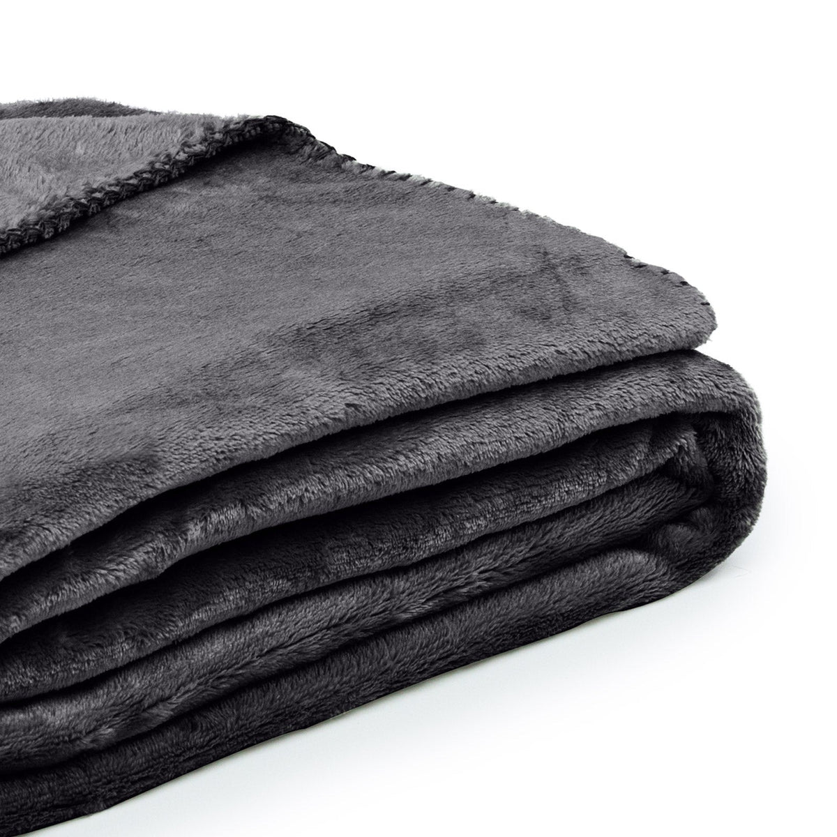 Blanket with a bound edge