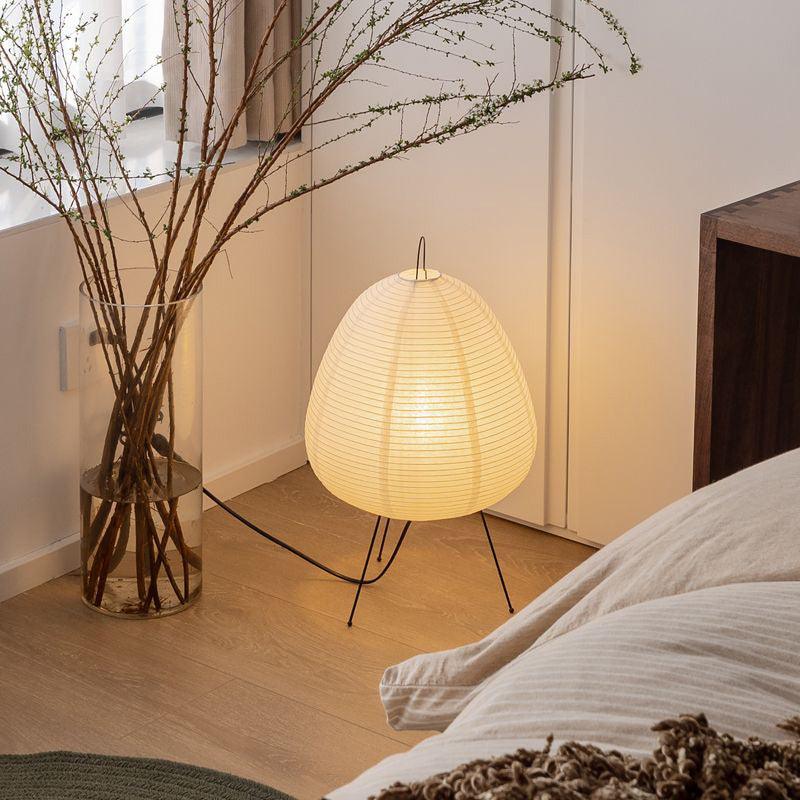 Lampadaire à abat-jour en papier