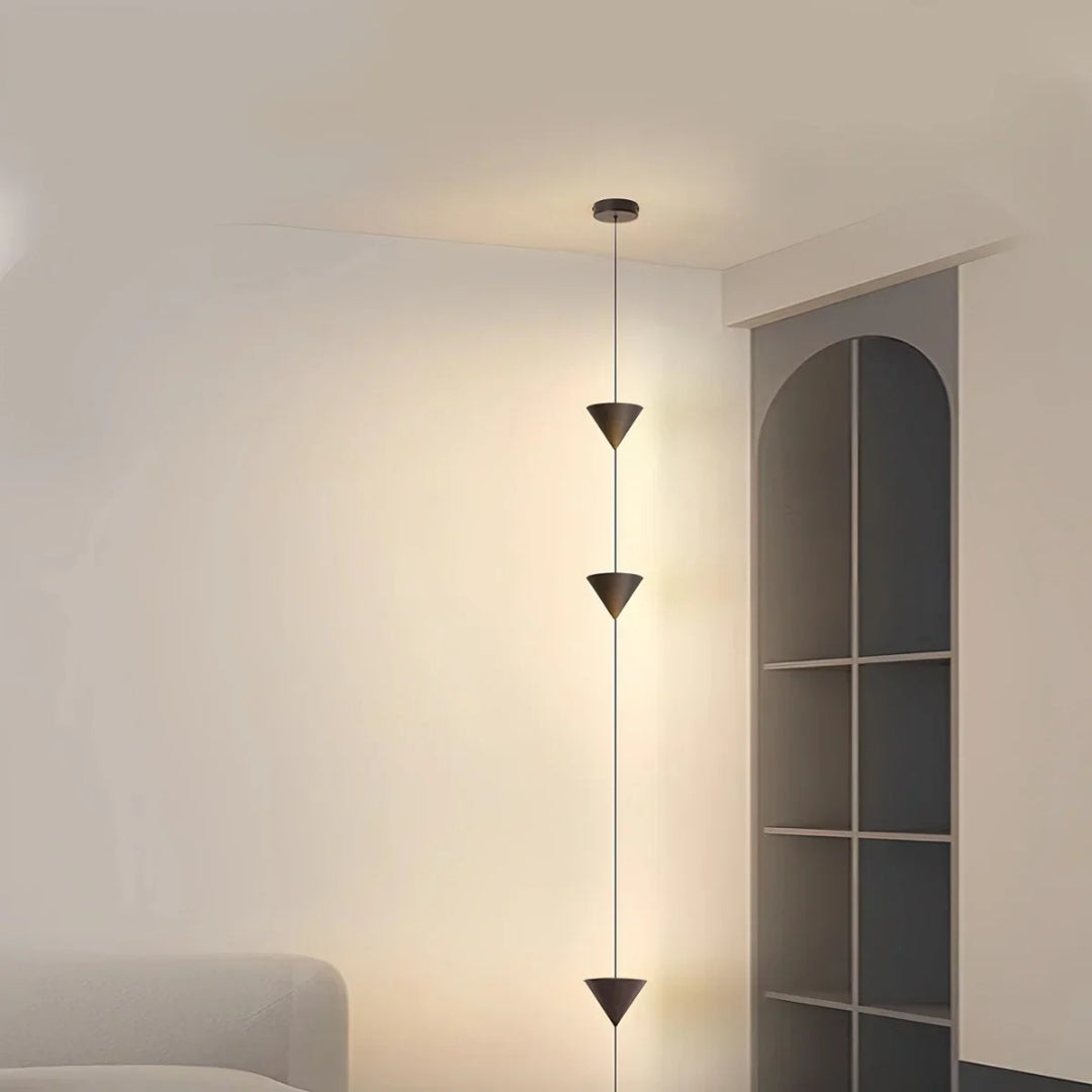 Lampe sur pied conique