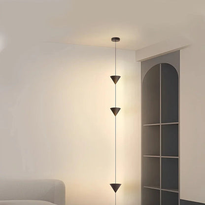 Lampe sur pied conique