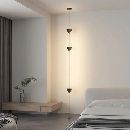 Lampe sur pied conique