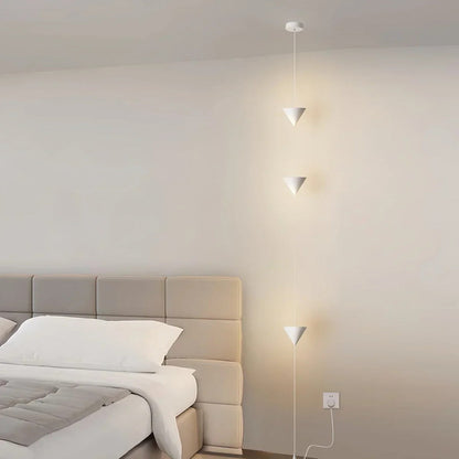 Lampe sur pied conique