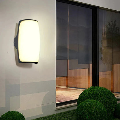 Outdoor LED wall lamp