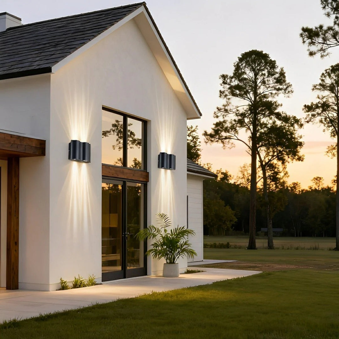 Outdoor LED wall lamp