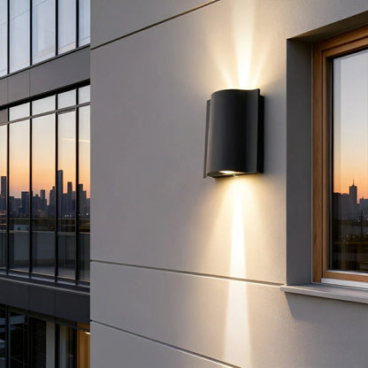 Outdoor LED wall lamp