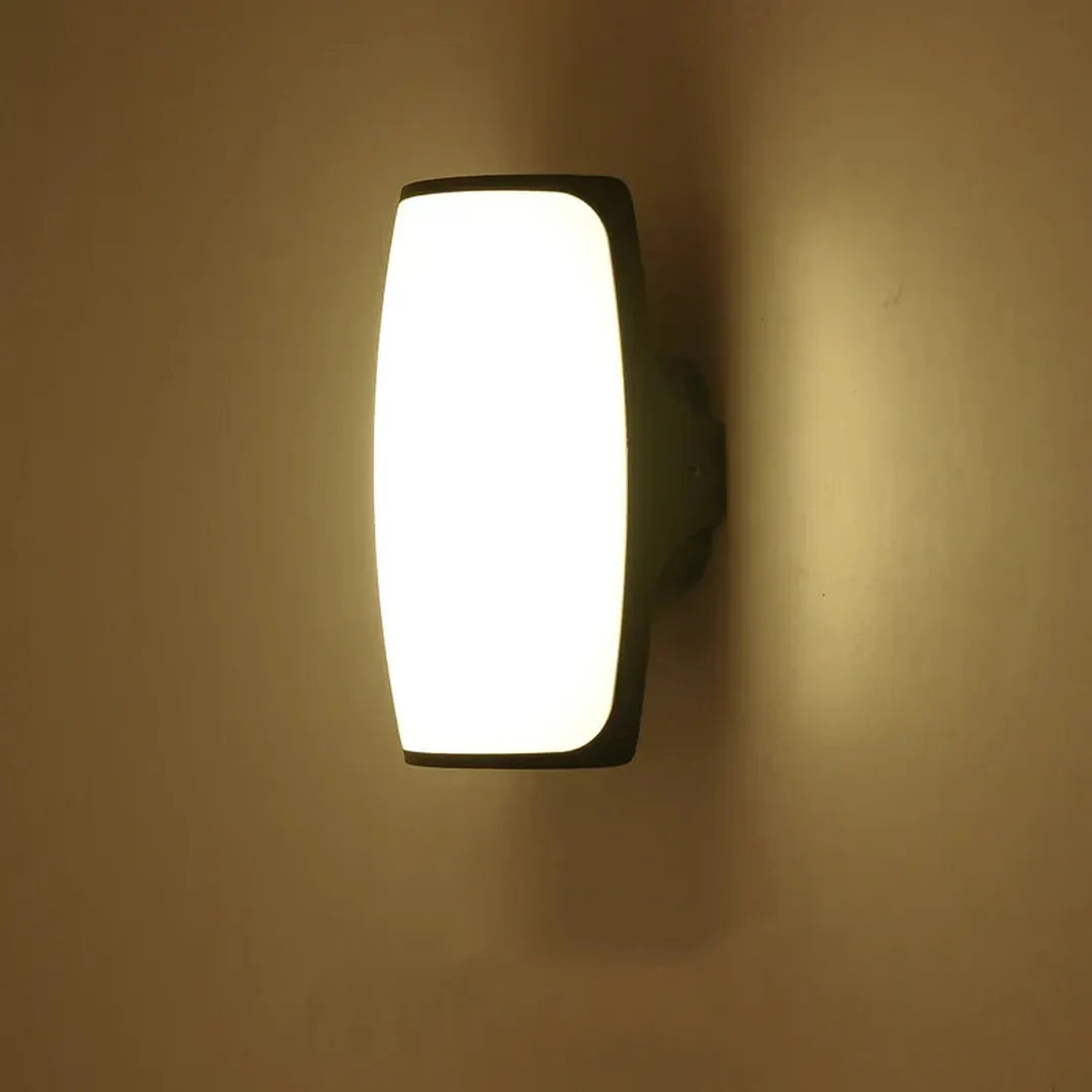 Outdoor LED wall lamp