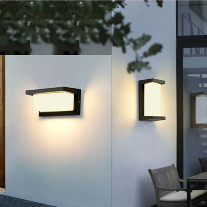 Lampa ścienna z czujnikiem ruchu
