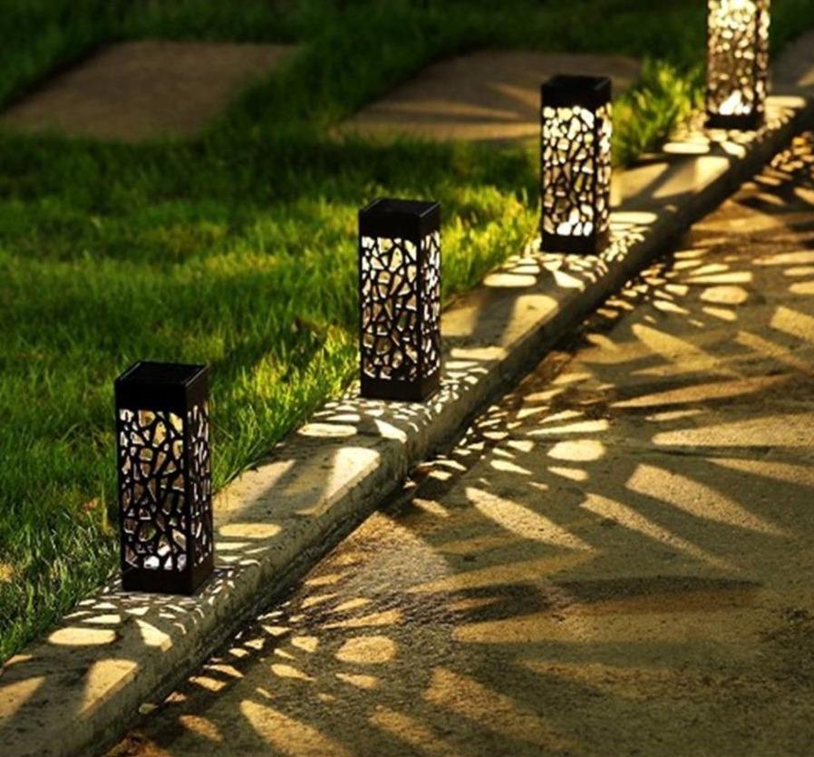Solární zahradní lampa s krajkovým vzorem