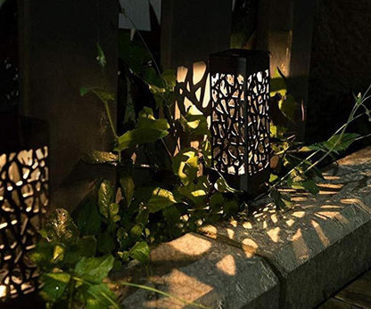 Solární zahradní lampa s krajkovým vzorem