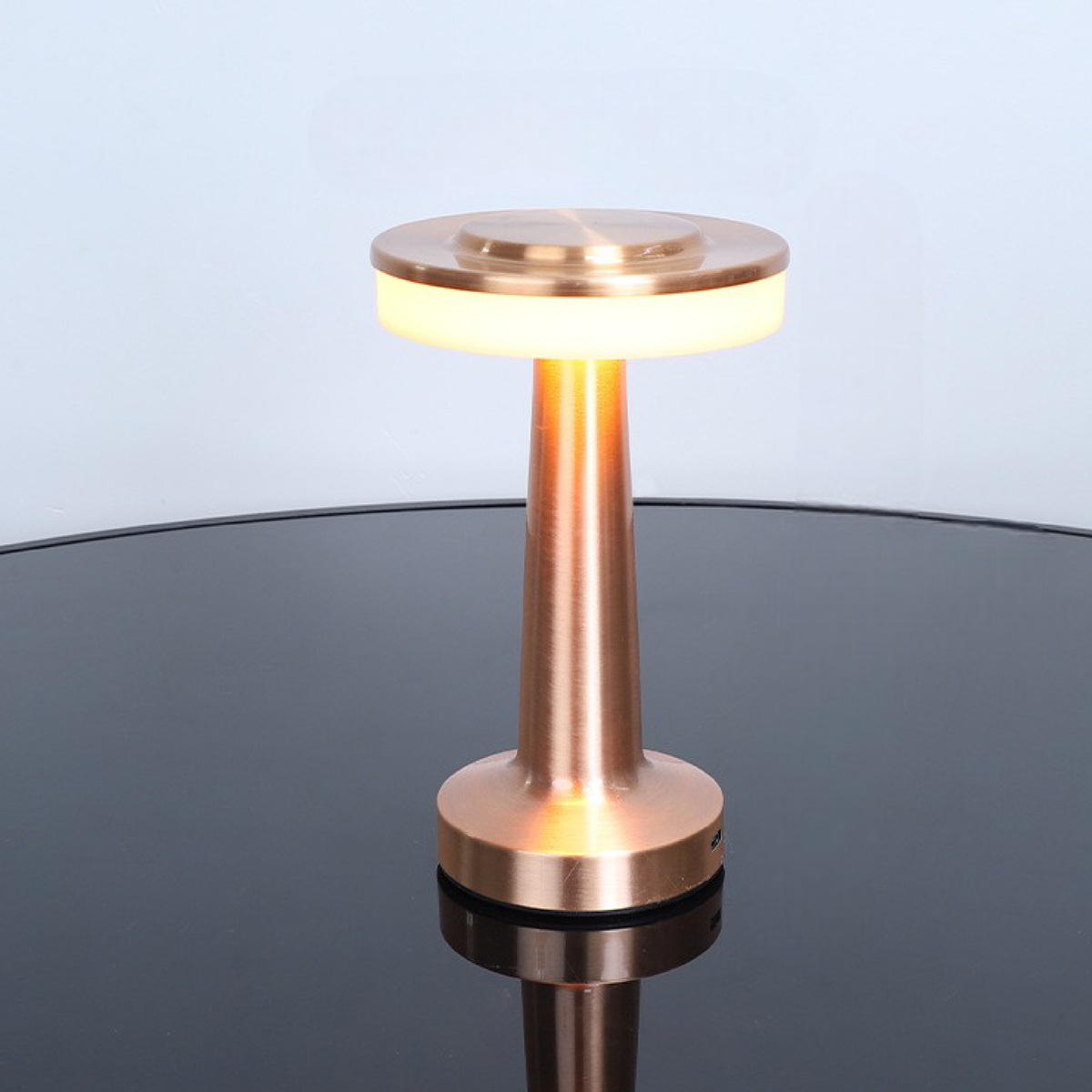 Bezdrátová stolní LED lampa