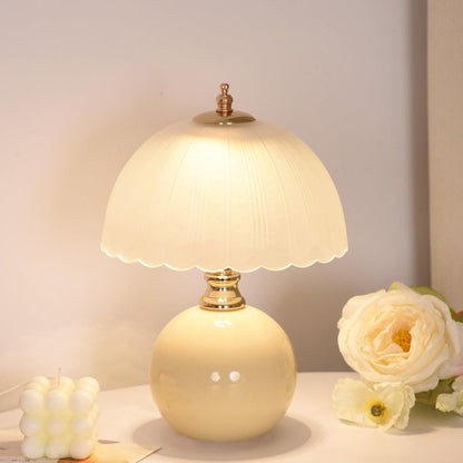 Lampa stołowa szklany klosz