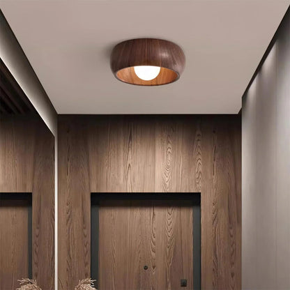 Round wood-effect ceiling lamp