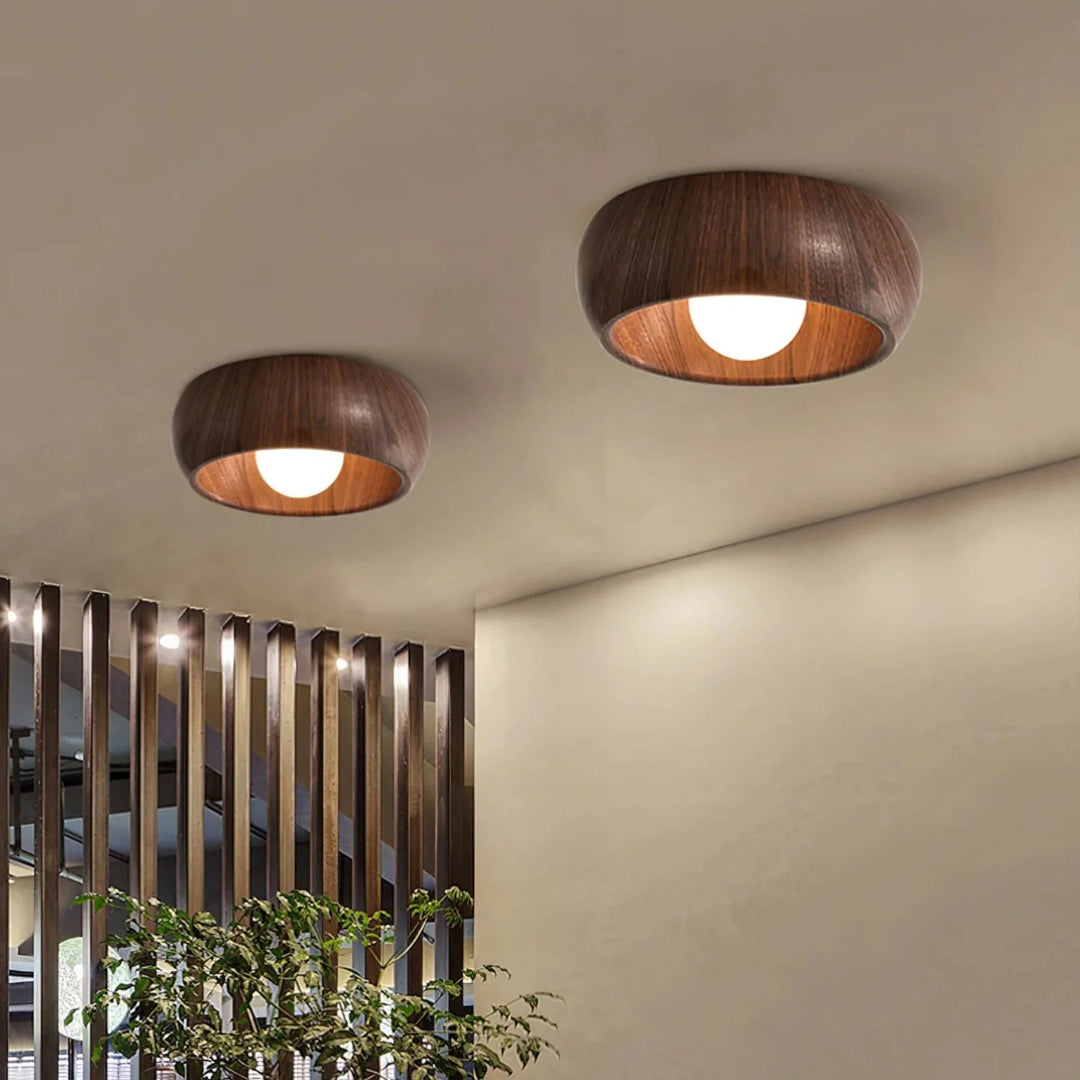 Round wood-effect ceiling lamp