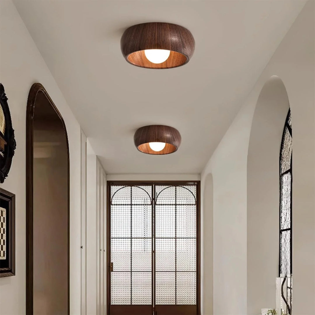 Round wood-effect ceiling lamp