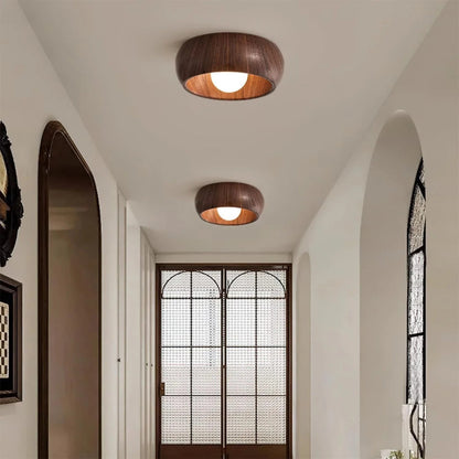 Round wood-effect ceiling lamp