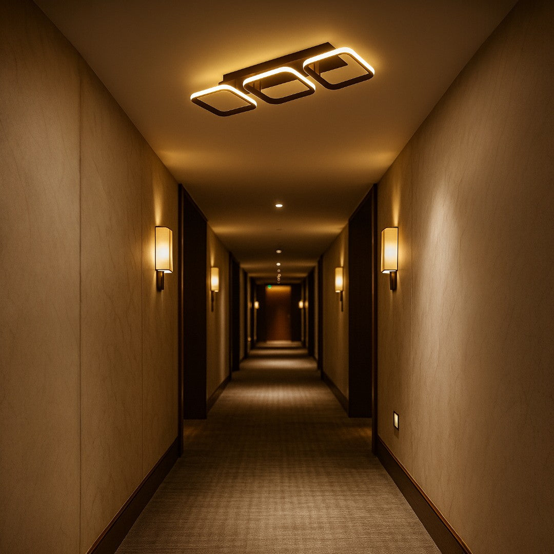 Stropní LED lampa se třemi stínidly