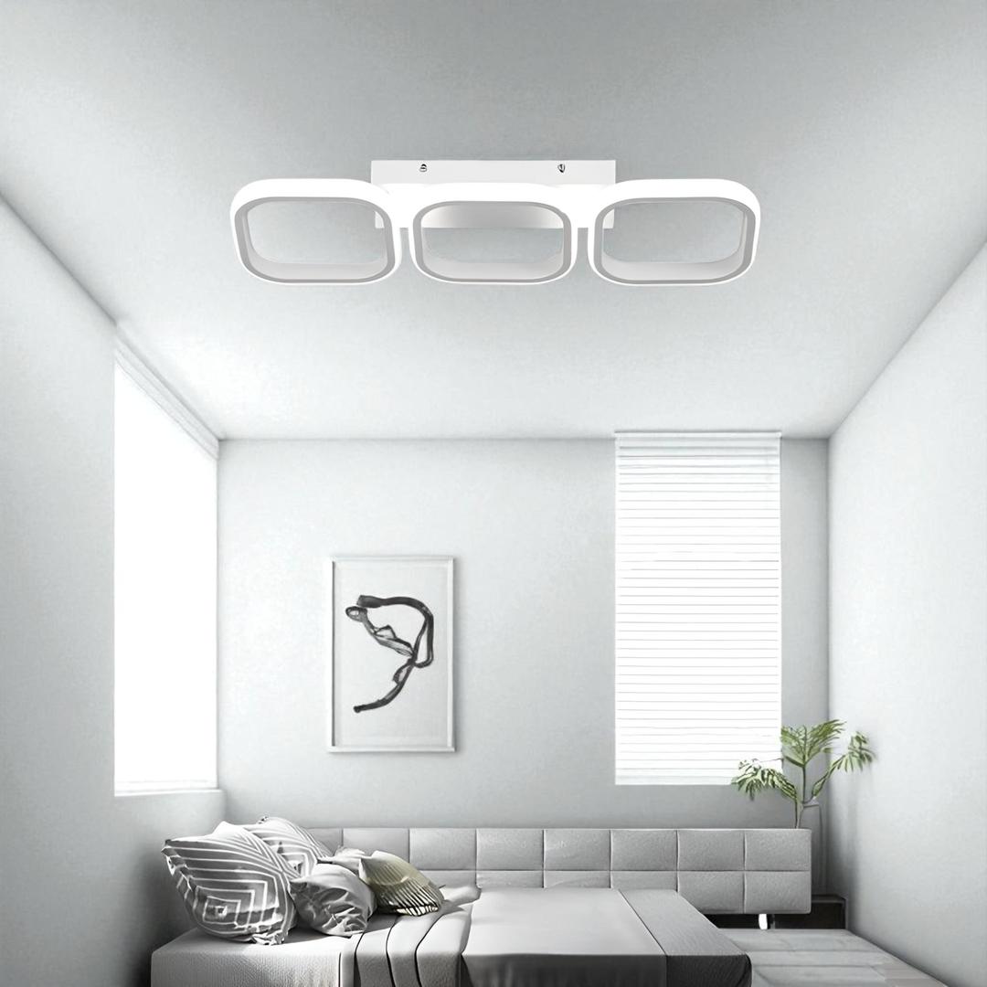 Stropní LED lampa se třemi stínidly