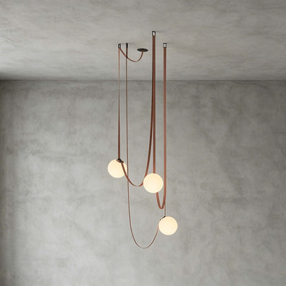 Stropní lampa s kulovitými stínidly