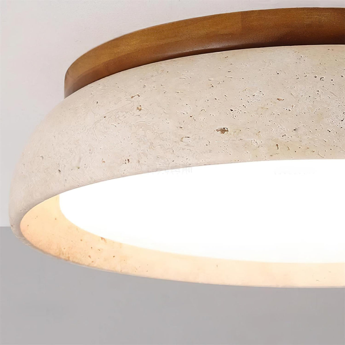 Stropní lampa z travertinu