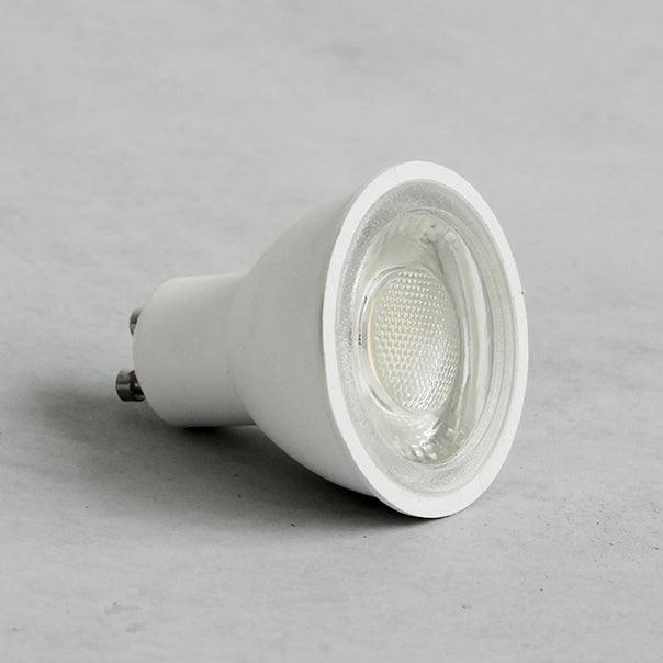 Lampa szynowa z drewnianymi kloszami