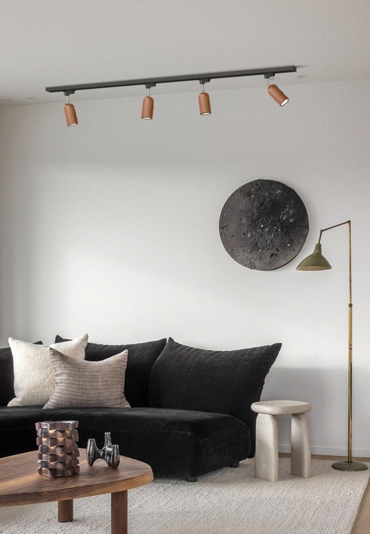 Lampa szynowa z drewnianymi kloszami