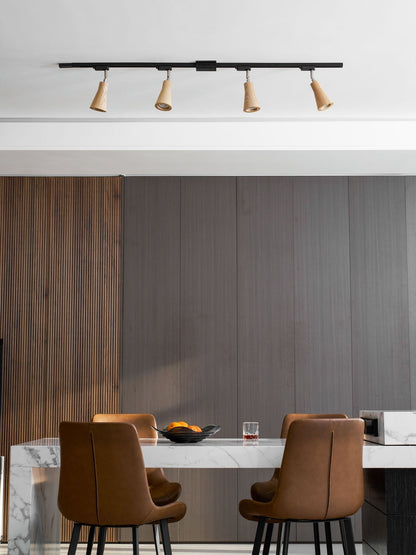 Lampa szynowa z drewnianymi kloszami